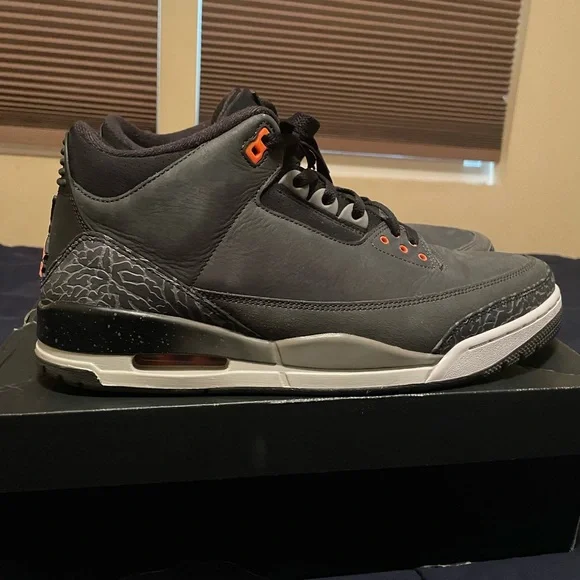 Nike Air Jordan 3 Fear - Picture 2 of 9